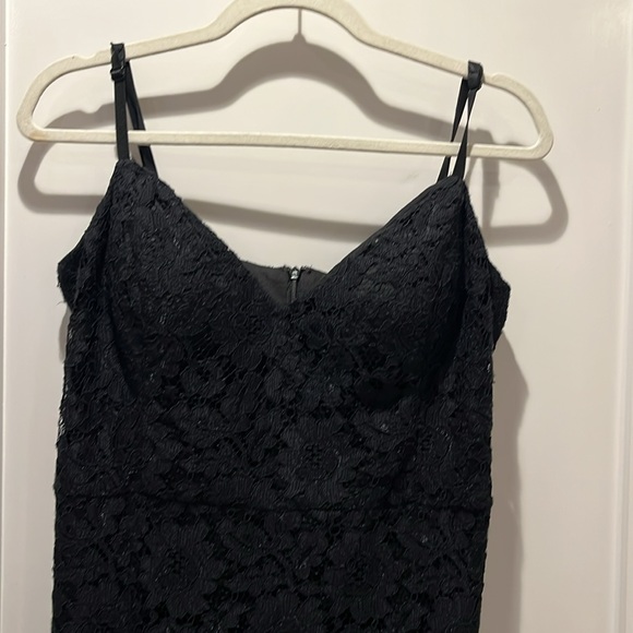 Guess - Picture 2 of 4